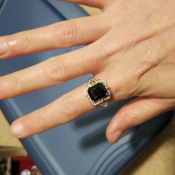 Sterling silver ring with black stone - Picture 4 of 4